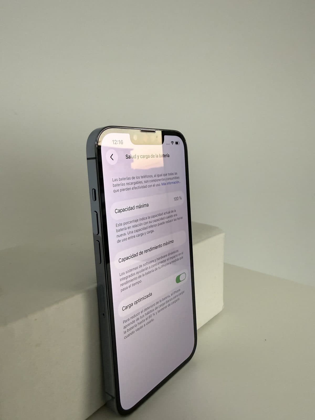 iPhone 13 Pro 256GB Azul sierra reacondicionado, pantalla con la salud de la batería