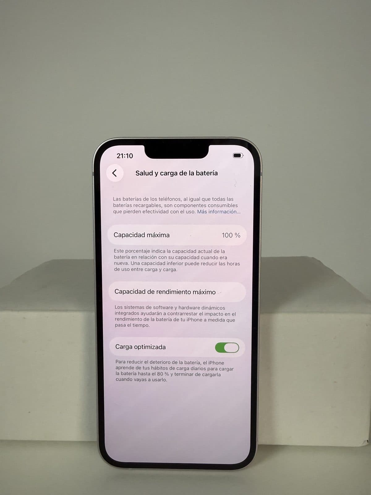 iPhone 14 256GB Púrpura reacondicionado, pantalla con la salud de la batería