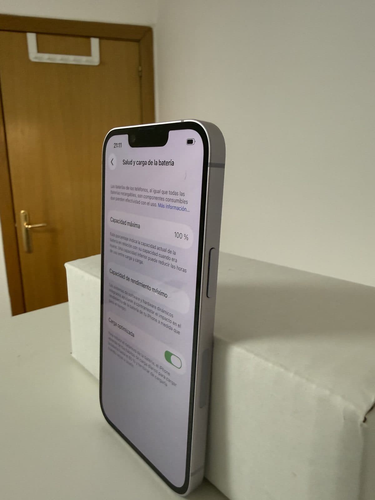 iPhone 14 256GB Púrpura reacondicionado, pantalla con la salud de la batería