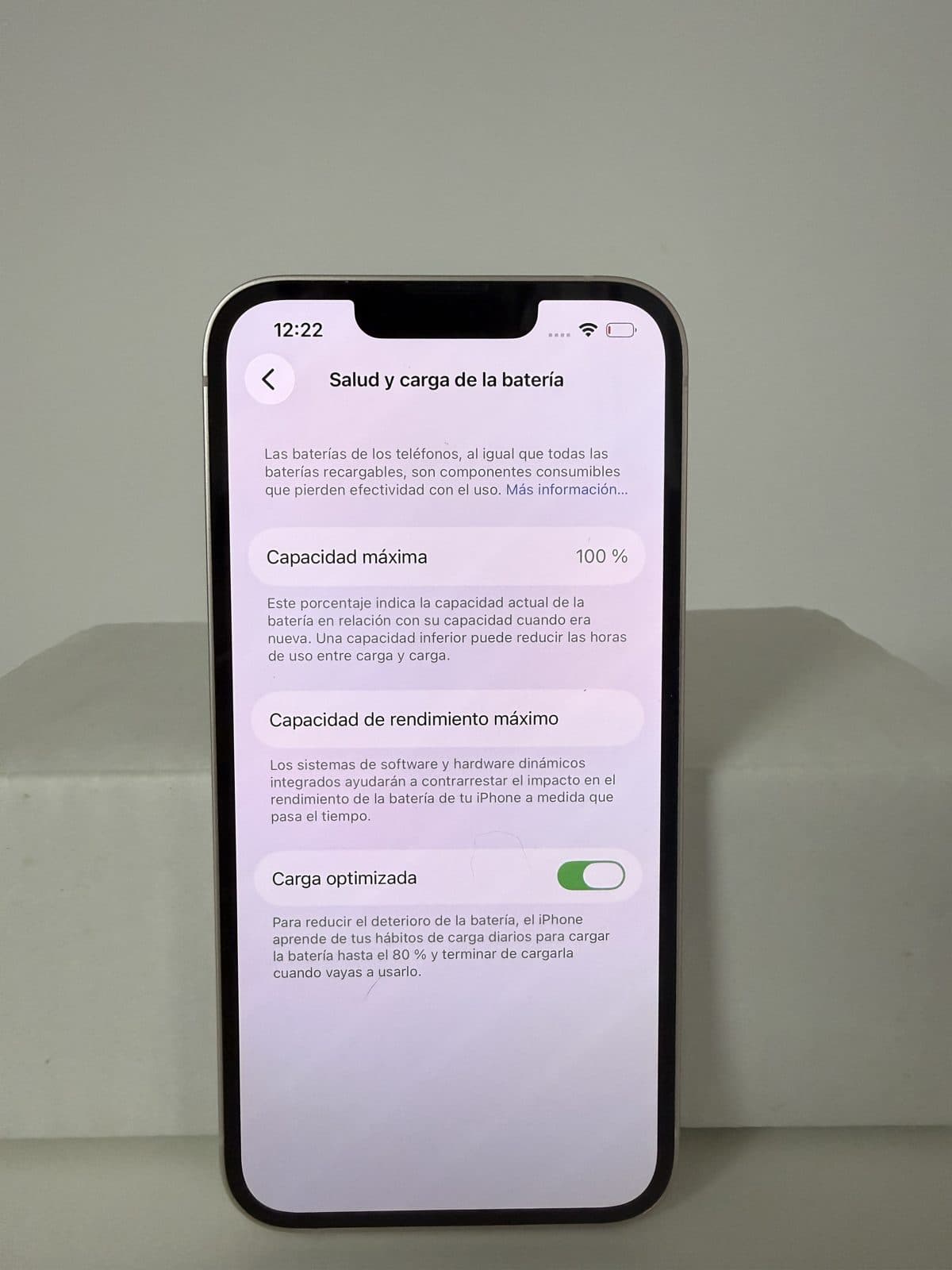 iPhone 13 128GB Rosa reacondicionado, pantalla con la salud de la batería