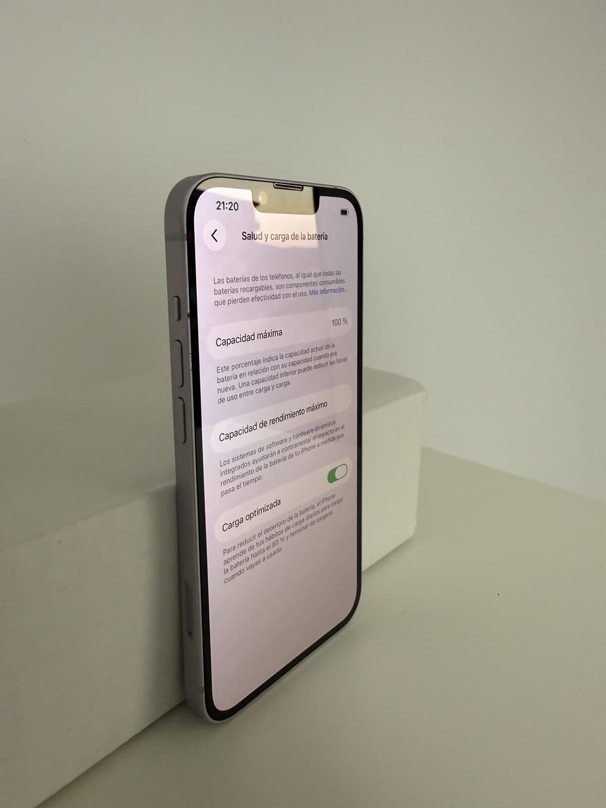 iPhone 14 128GB Púrpura reacondicionado, pantalla con la salud de la batería